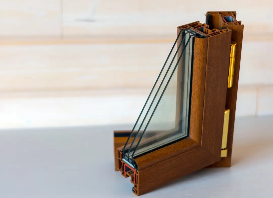 Installation de fenêtre en bois sur mesure Arvert